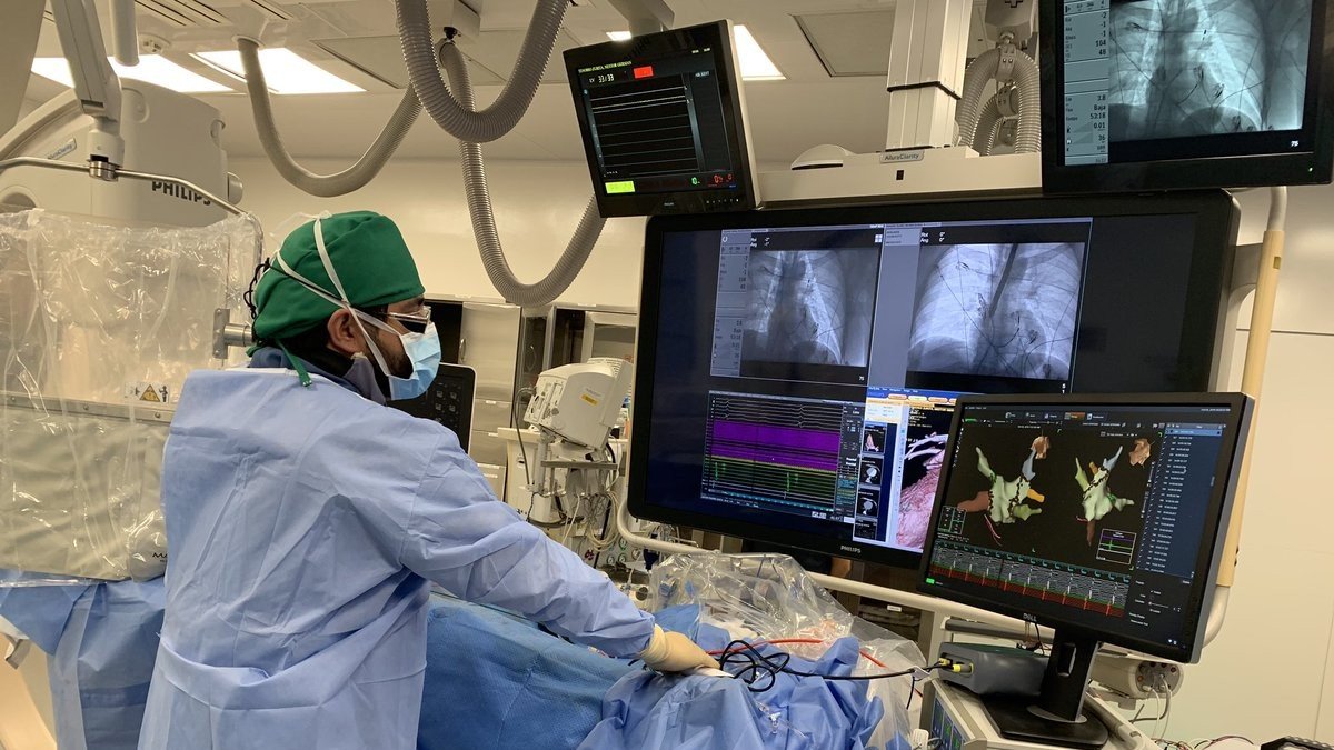modern-cardiac-procedure-operation-room